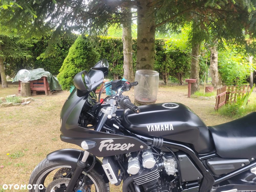 Yamaha FZS - 6
