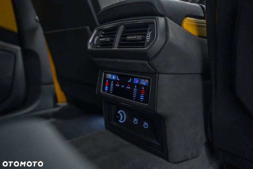 Lamborghini Urus - 12