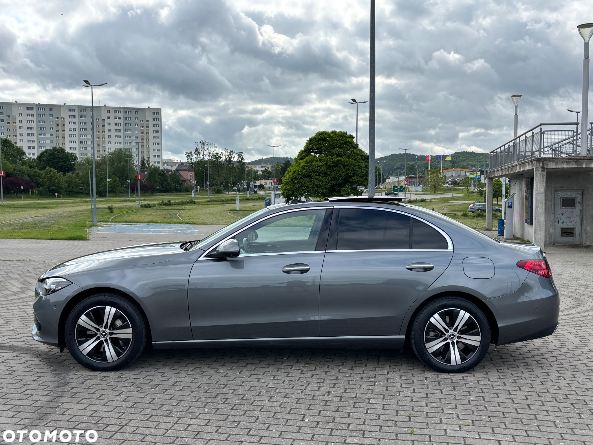 Mercedes-Benz Klasa C 300 e PHEV 4-Matic Avantgarde - 23