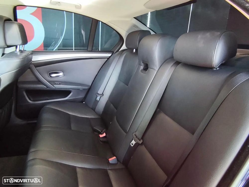 BMW 520 d Executive - 24