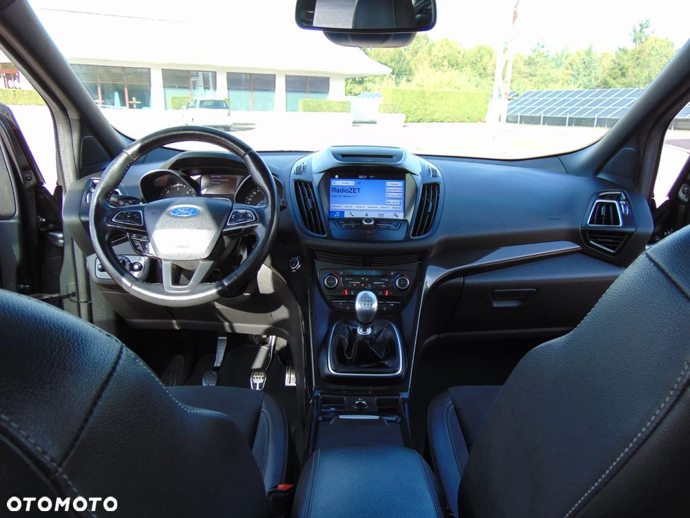 Ford Kuga 2.0 TDCi 2x4 ST-Line - 34