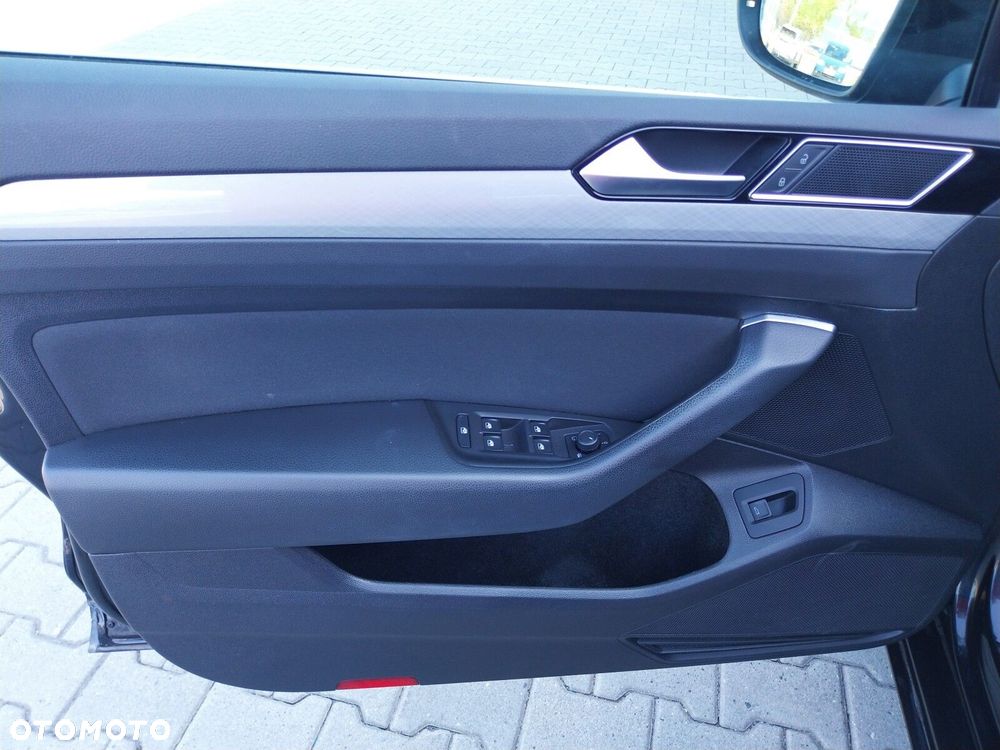 Volkswagen Passat Variant - 12