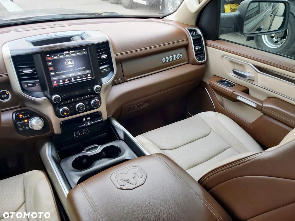 RAM 1500 Crew Cab Shortbed Laramie - 31