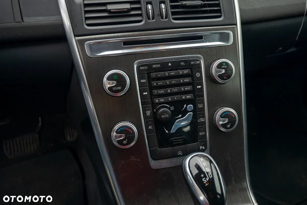 Volvo XC 60 D3 Geartronic Momentum - 16