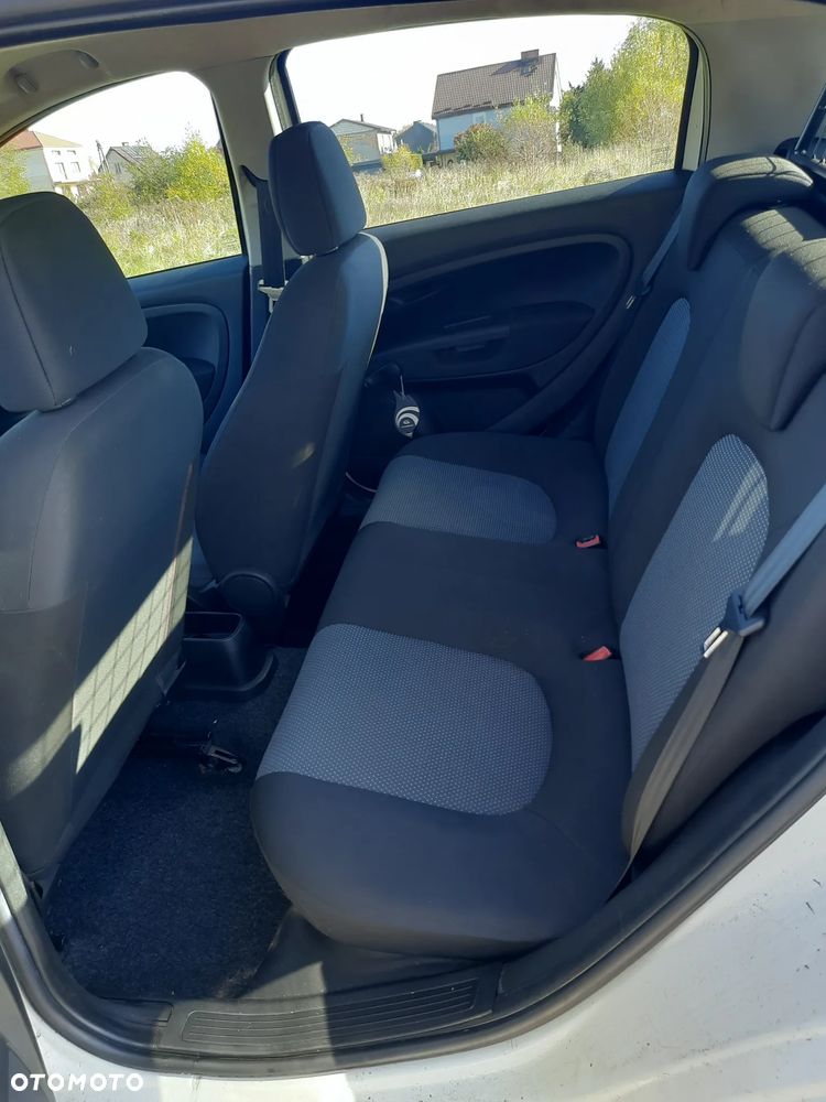 Fiat Grande Punto - 7
