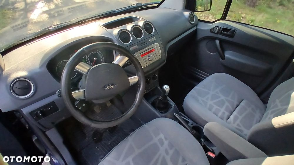 Ford Tourneo Connect - 13
