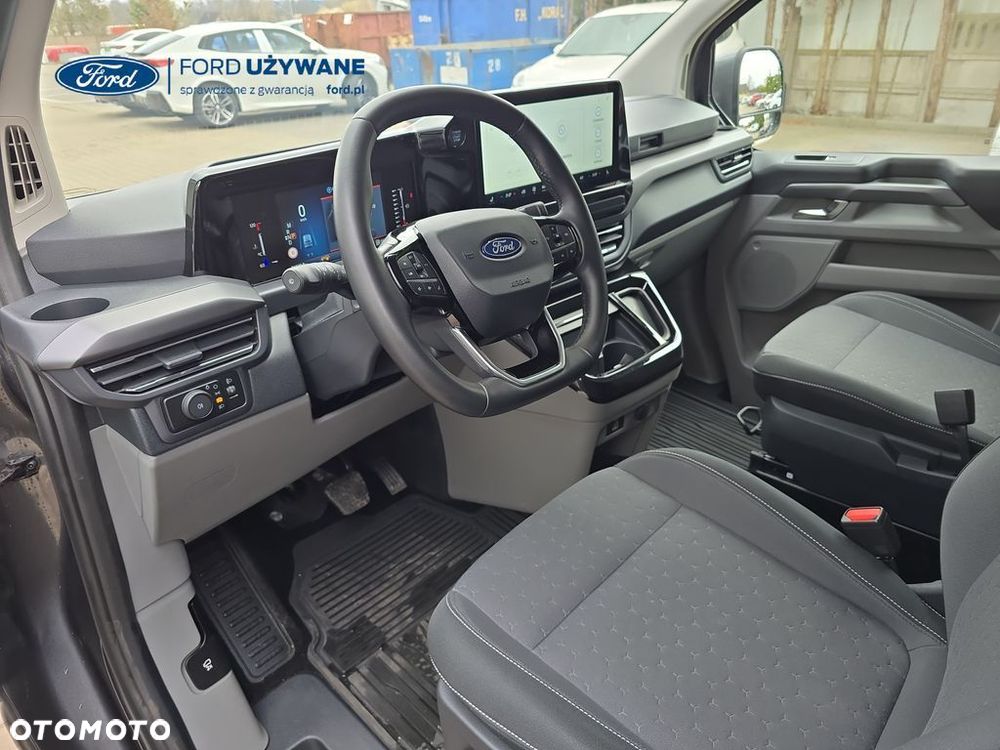 Ford Tourneo Custom - 16