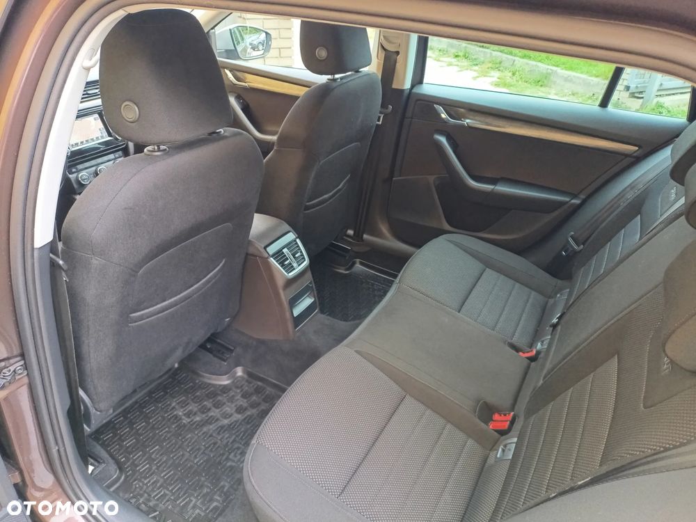 Skoda Octavia 2.0 TDI 4x4 DSG Scout - 14