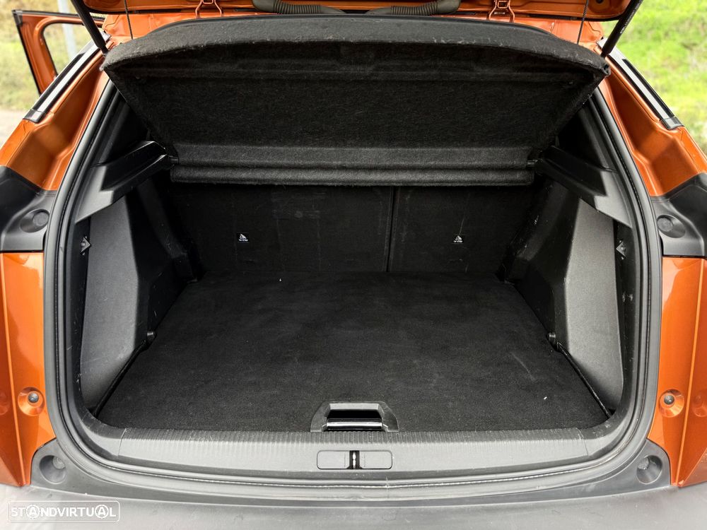 Peugeot 2008 1.2 PureTech Allure - 15