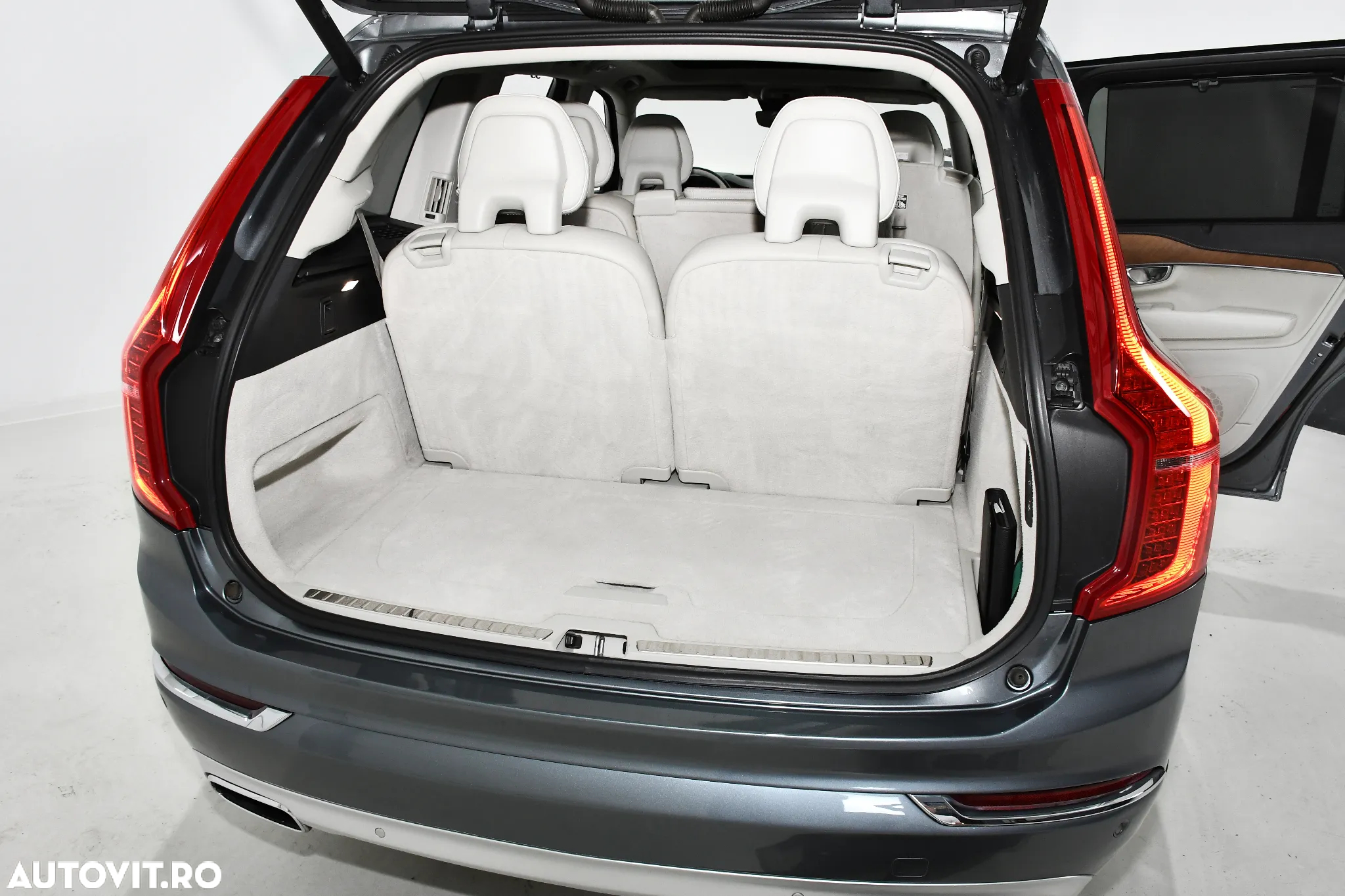 Volvo XC 90 T8 AWD Twin Engine Geartronic Inscription - 17