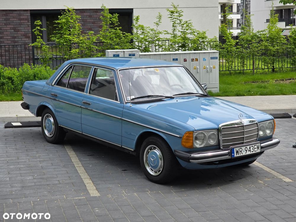 Mercedes-Benz W123 - 4