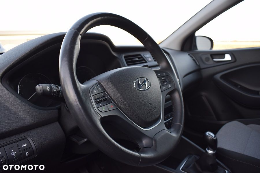 Hyundai i20 blue 1.2 Advantage+ - 14