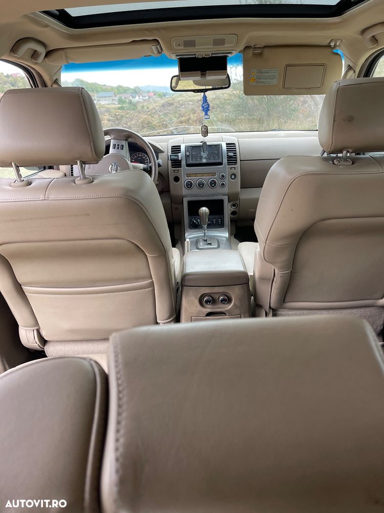 Nissan Pathfinder - 19