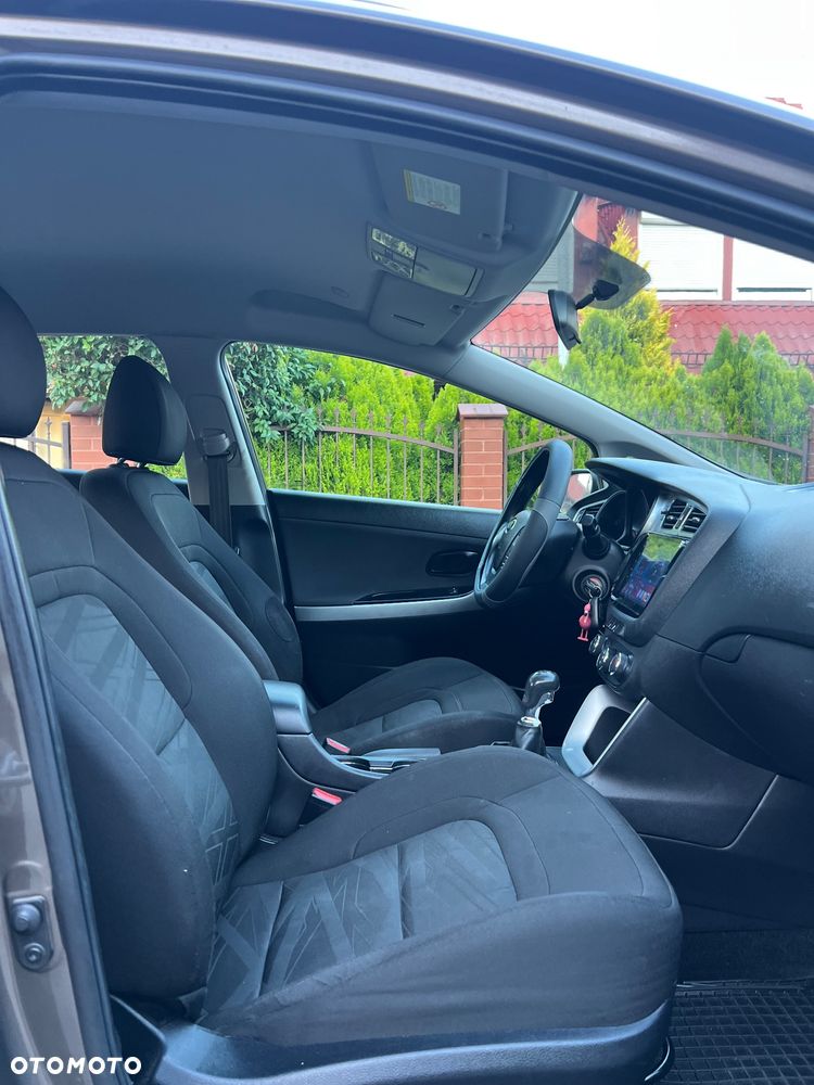 Kia Ceed 1.6 GDI Spirit - 24