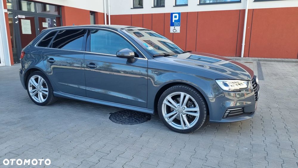 Audi A3 Sportback - 1