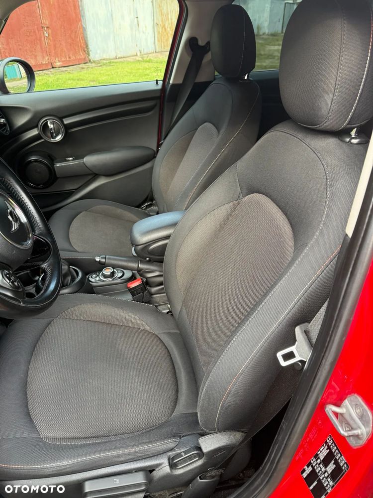 MINI Cooper Standard - 16