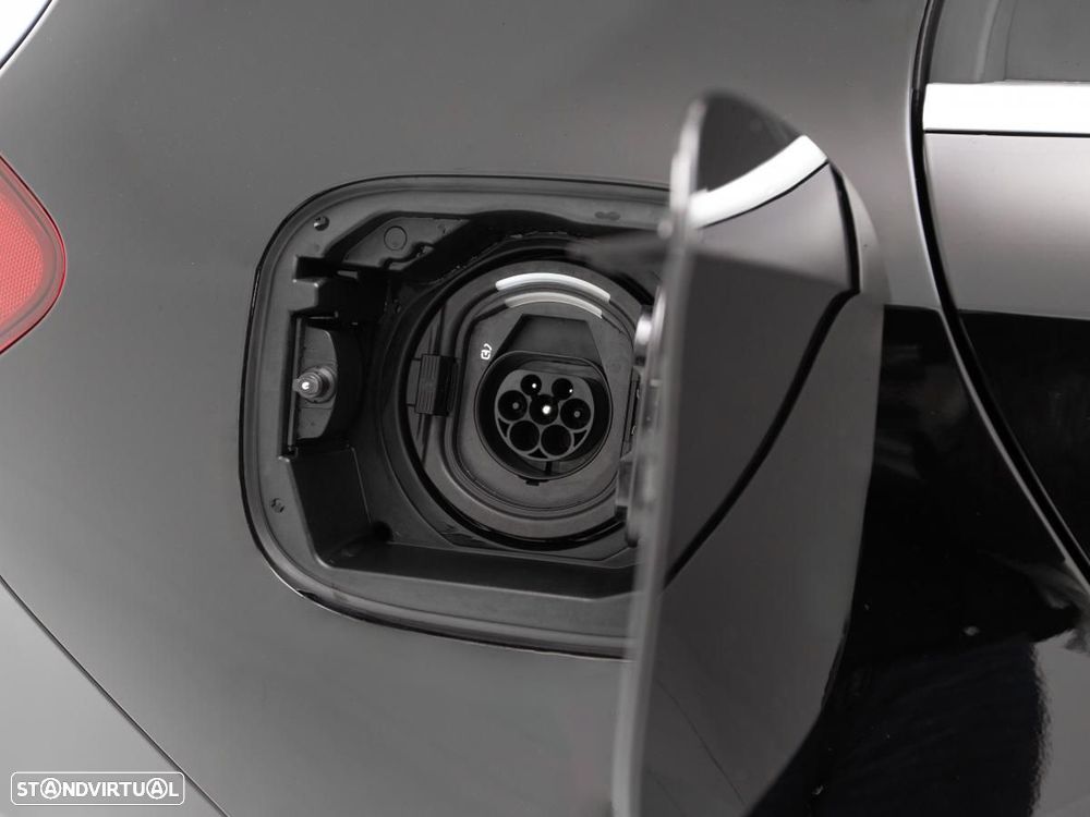 Mercedes-Benz A 250 e — fotografia 13