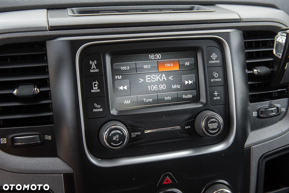 Dodge RAM 1500 5.7 4x4 - 16