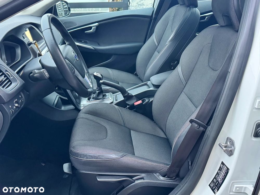 Volvo V40 Cross Country D2 Momentum - 10