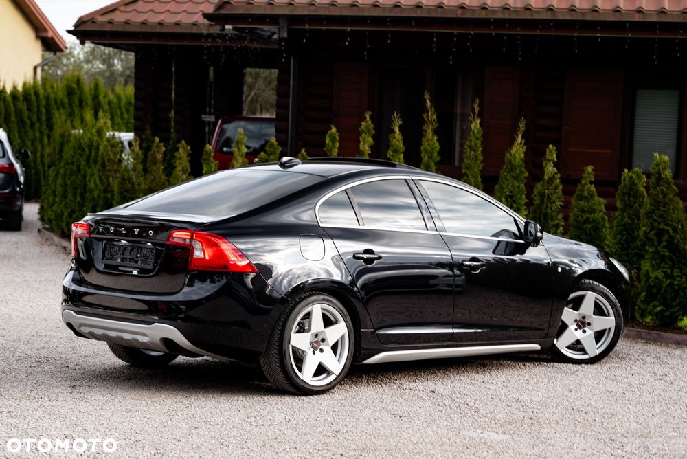 Volvo S60 D5 AWD Geartronic RDesign - 14