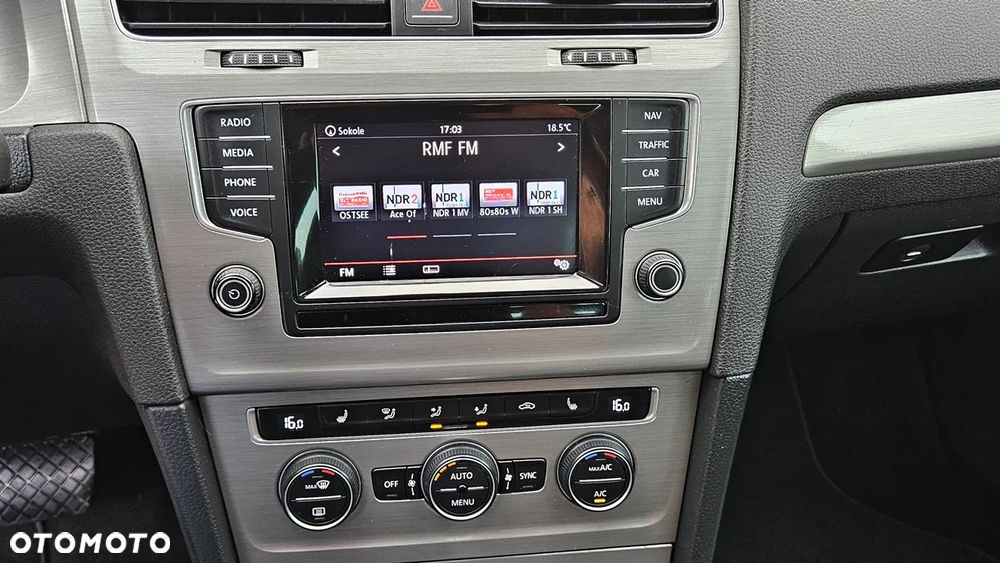 Volkswagen Golf - 33