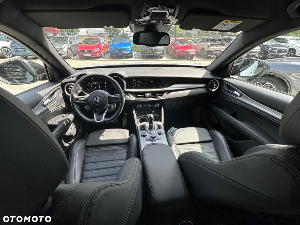 Alfa Romeo Stelvio - 15