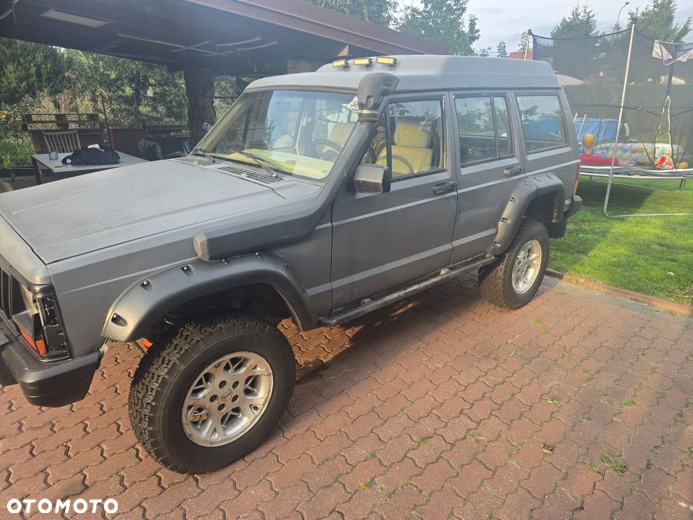 Jeep Cherokee - 3