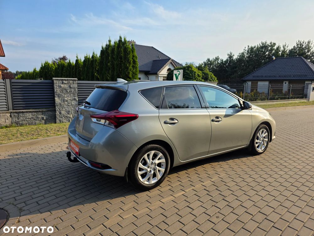 Toyota Auris 1.6 Premium - 18