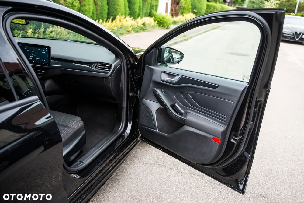 Ford Focus 1.0 EcoBoost mHEV ST-Line Design - 37