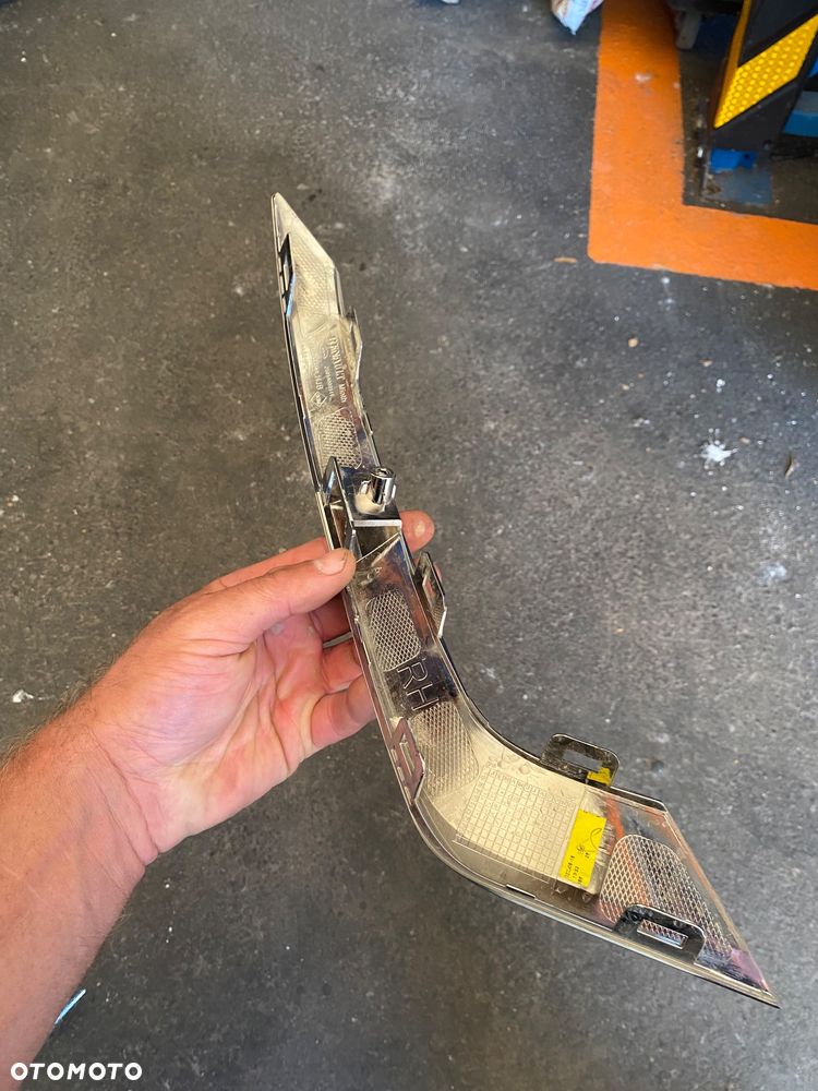 RENAULT CAPTUR 2 II NAKŁADKA LISTWA CHROM CHROMOWA PRAWA TYLNA TYLNIA TYŁ  Chrom ZDERZAKA TYLNEGO TYŁ prawy 850C43520R - 7