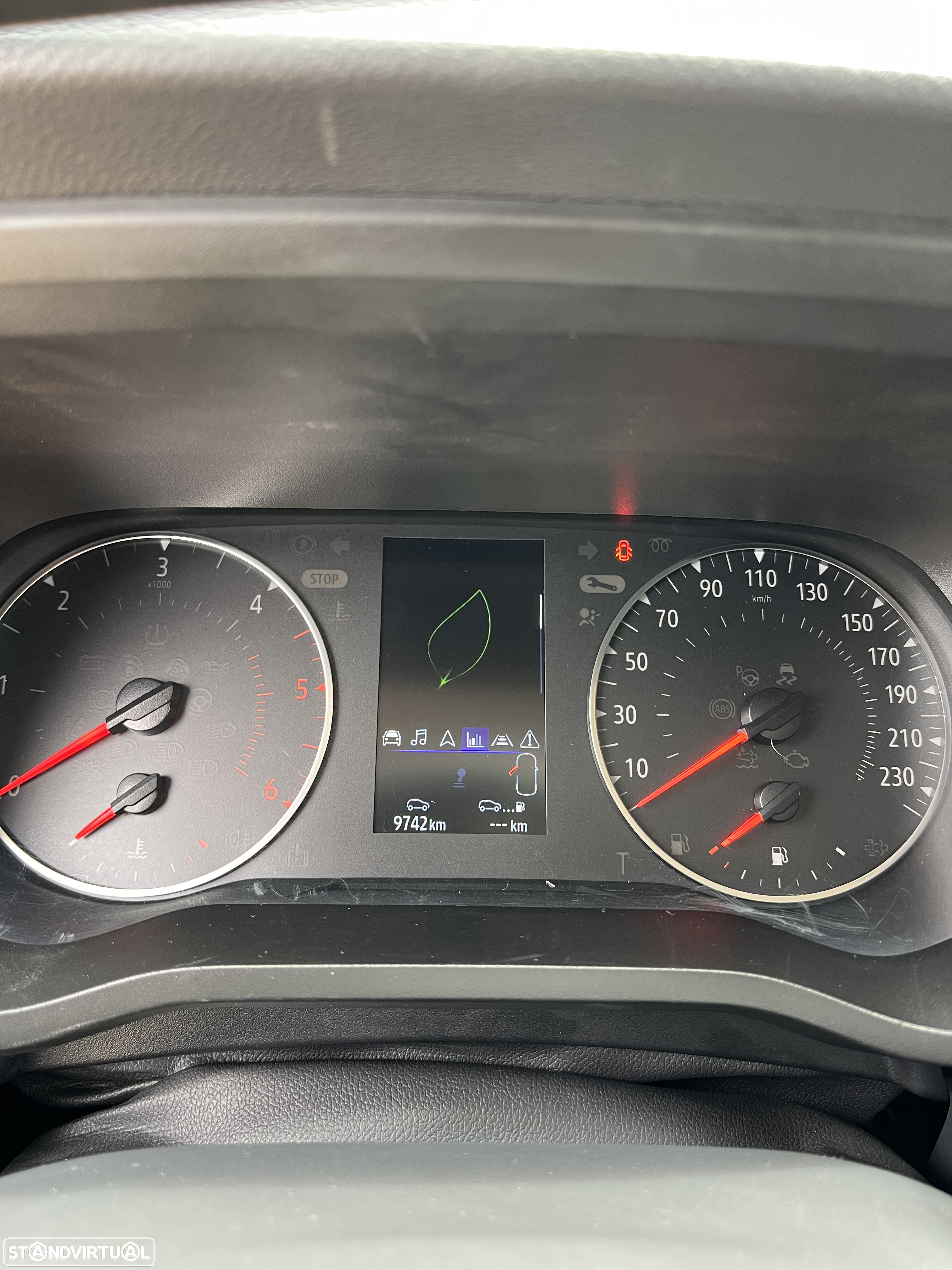 Renault Trafic Van 2.0 DCi 150cv c/ frio + caixa isotérmica - 12