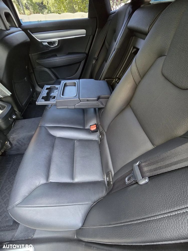 Volvo V90 D4 AWD Geartronic Momentum Pro - 8