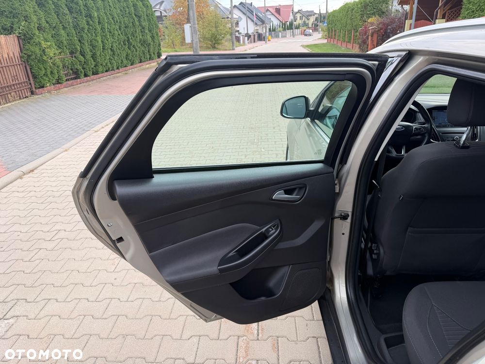 Ford Focus 2.0 TDCi DPF Start-Stopp-System Titanium - 31