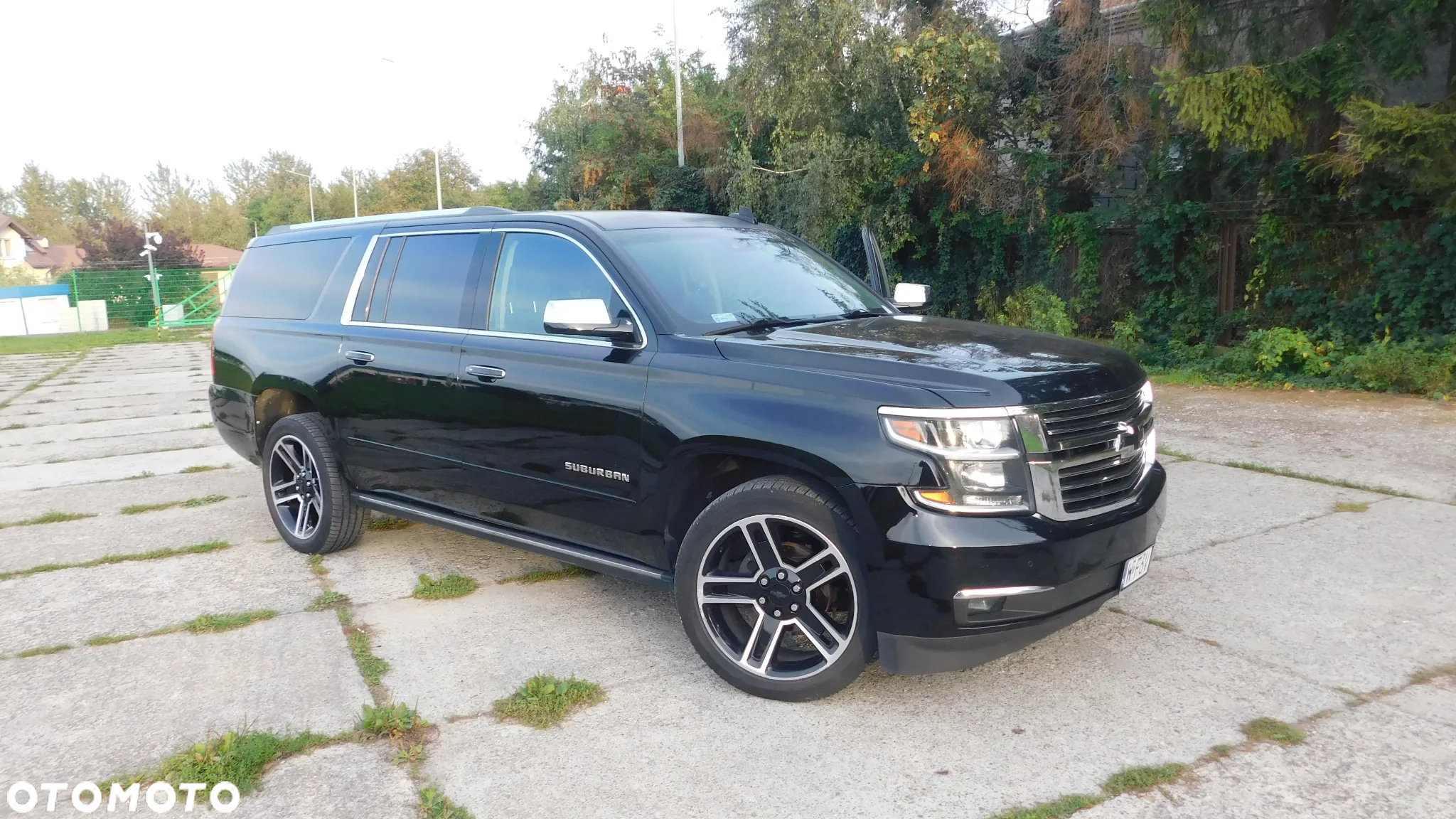 Chevrolet Suburban - 31