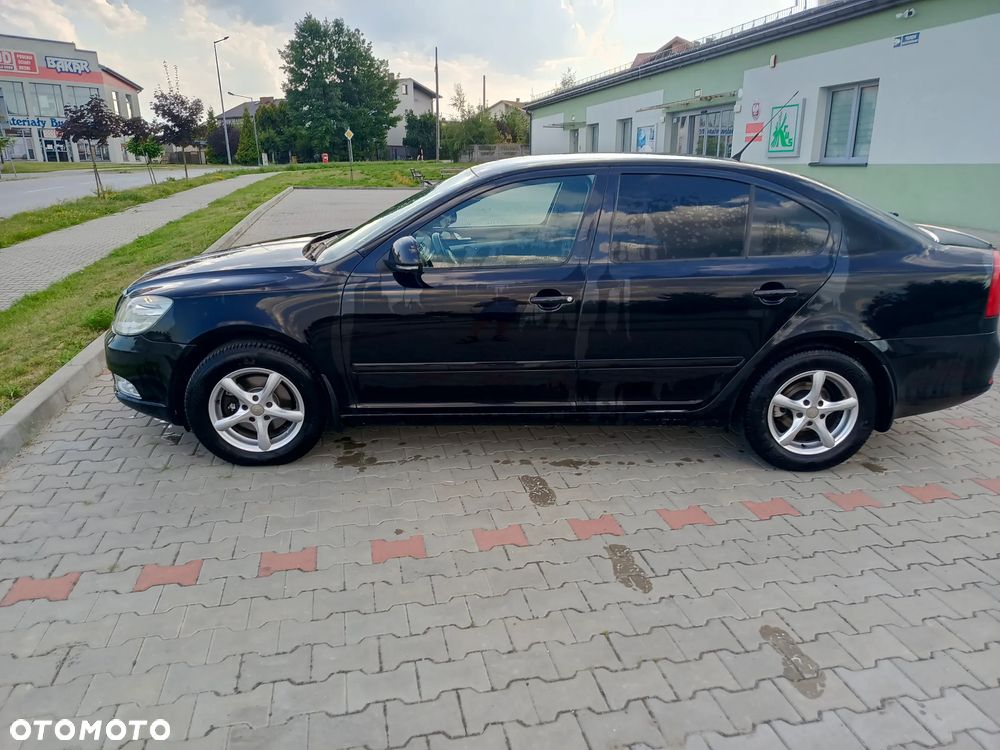 Skoda Octavia 1.6 Ambiente - 4