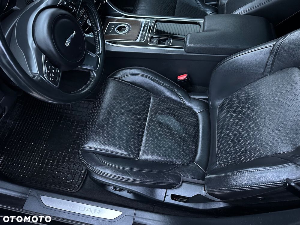 Jaguar XF 2.0 i4D Prestige - 25