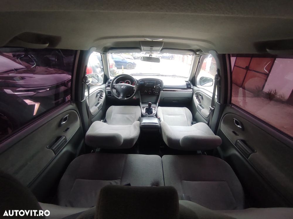 Suzuki Grand Vitara XL-7 2.0 TD Comfort + - 12