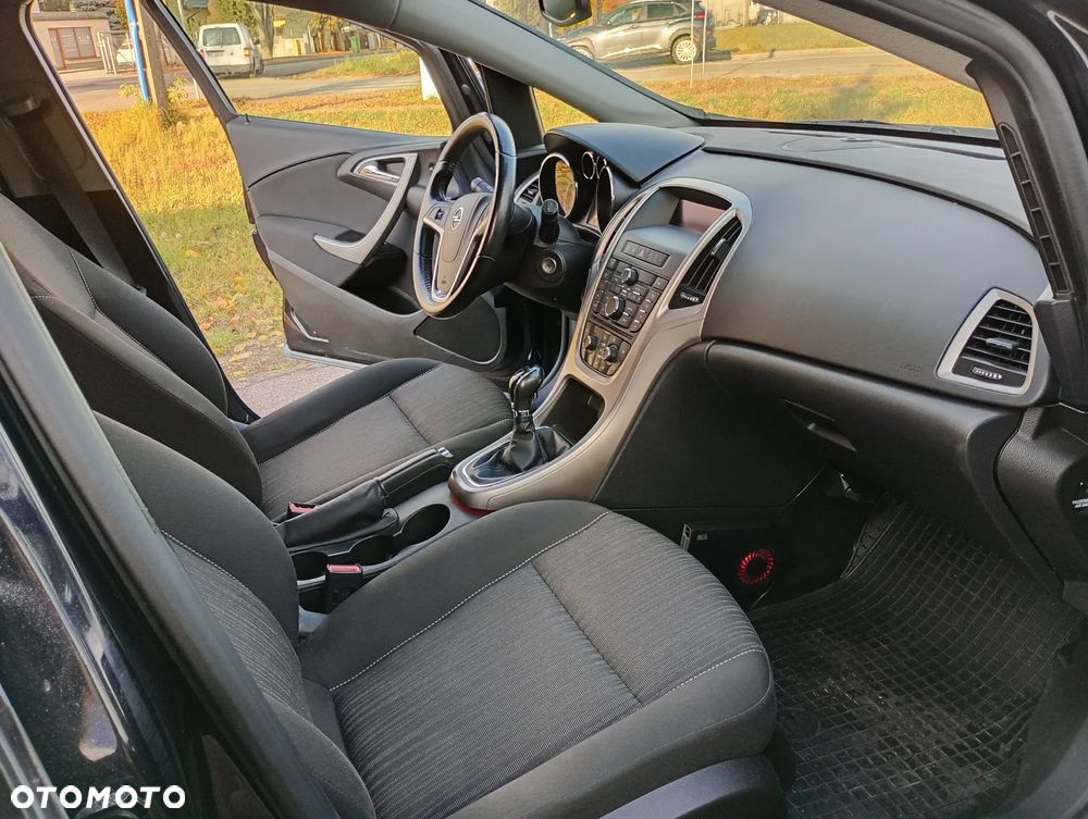 Opel Astra 1.4 Turbo - 11