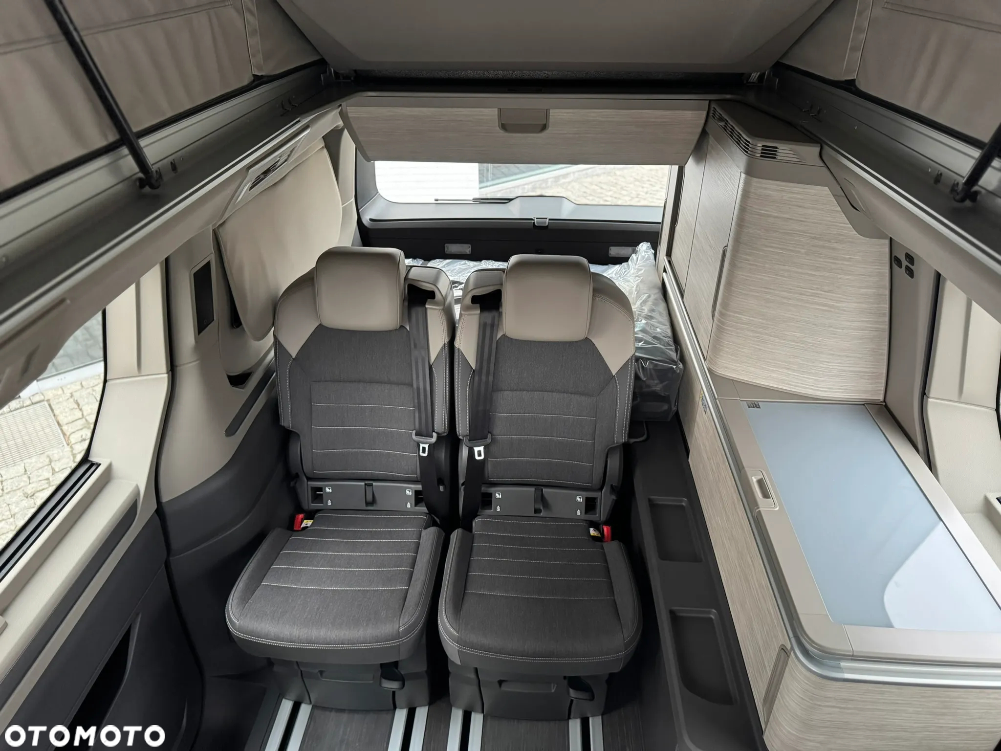 Volkswagen Multivan - 28