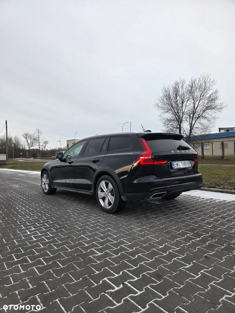 Volvo V60 Cross Country - 6
