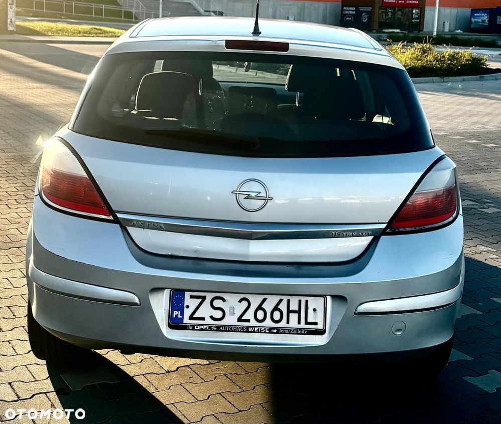 Opel Astra 1.6 Enjoy - 9