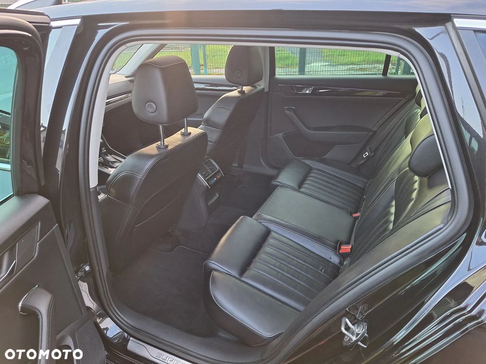 Skoda Superb 2.0 TDI 4x4 L&K DSG - 12