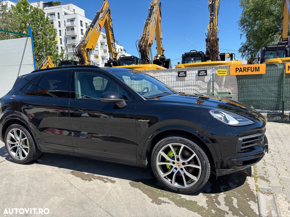 Porsche Cayenne E-Hybrid - 1