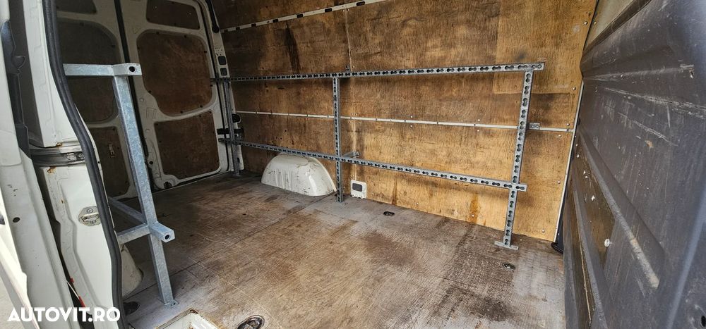 Volkswagen Crafter 2.5 TDi - 9