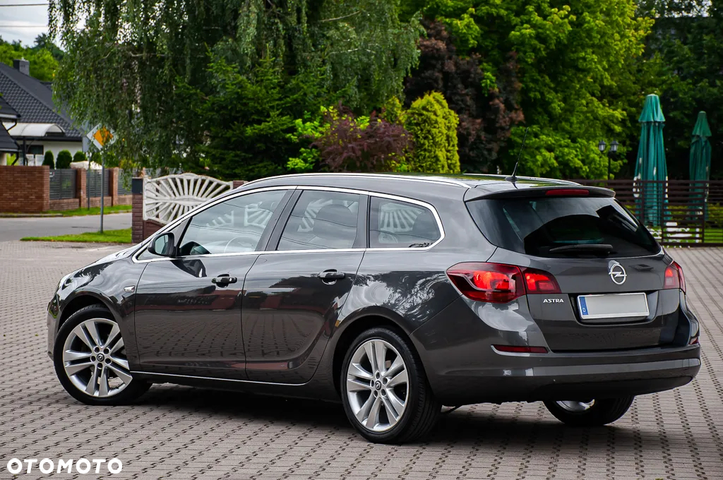 Opel Astra 1.6 Cosmo - 8