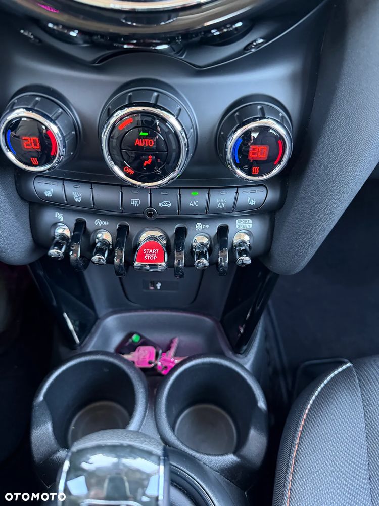 MINI Cooper Standard - 11