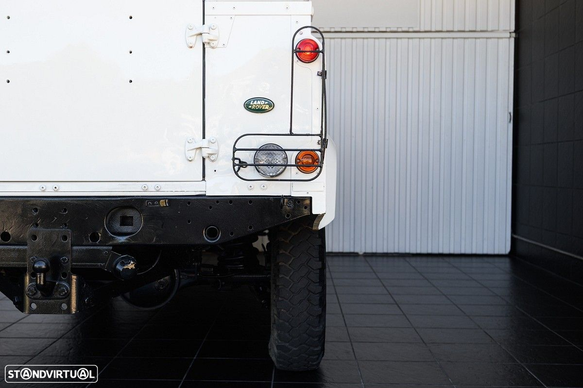 Land Rover Defender 90 SW 2.5 Td5 E - 14