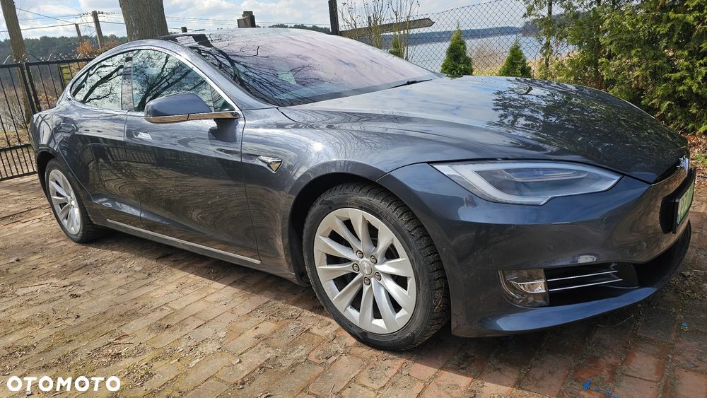 Tesla Model S - 15