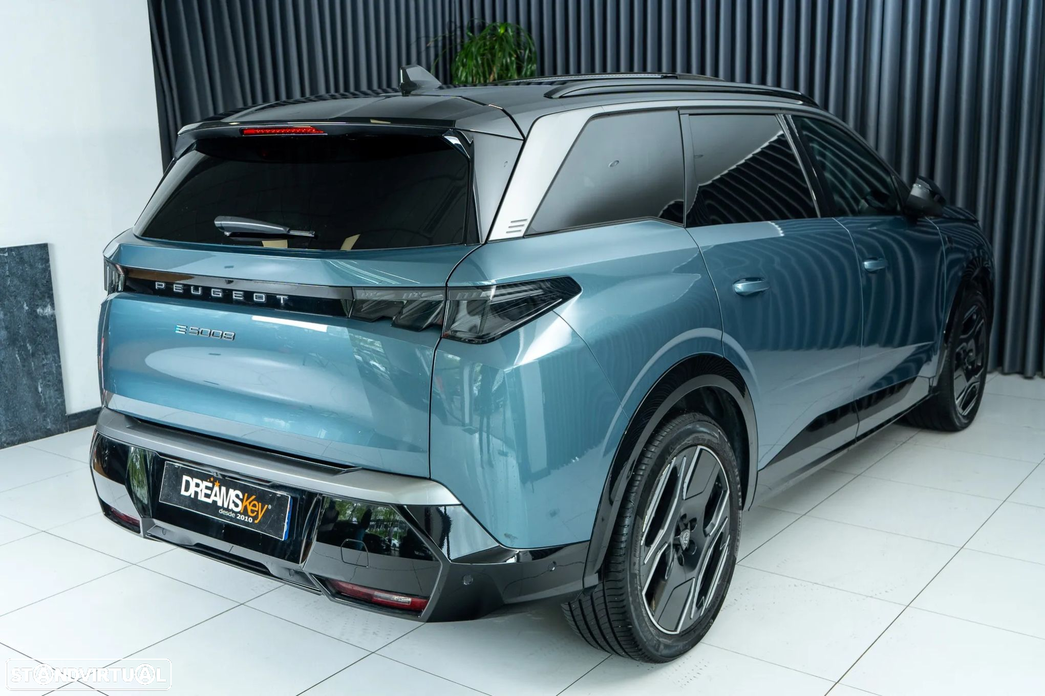 Peugeot E-5008 73 kWh GT - 4