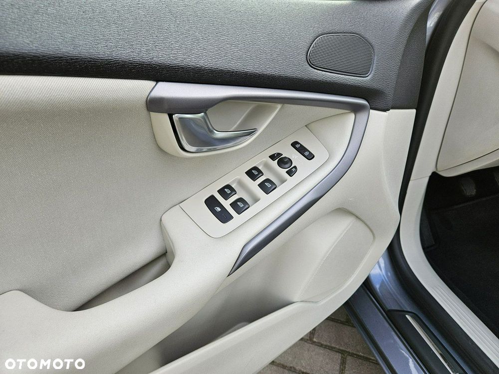 Volvo V40 D2 Drive-E SCR Dynamic Edition - 25